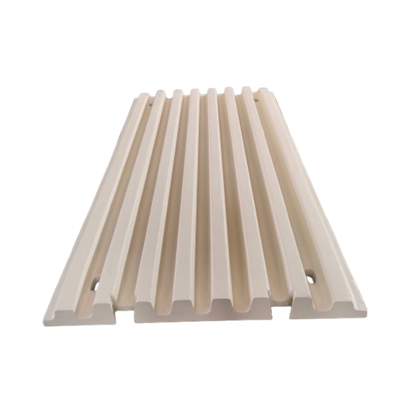 Manufacturer of wear-resistant accessories for mining crushing equipment, made of high manganese steel material, for jaw crushers with movable jaw plates and broken teeth plates