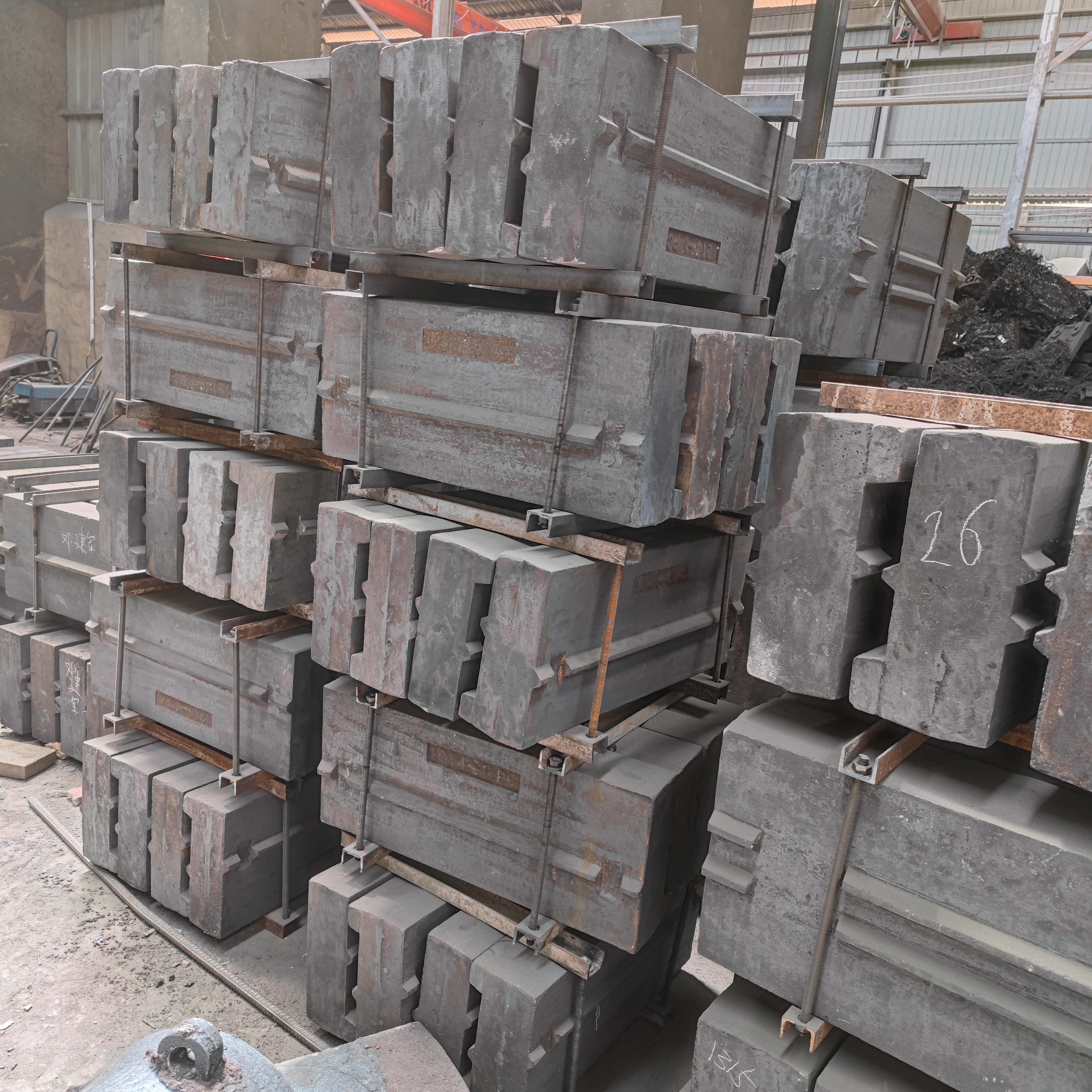 High Manganese Chrome Impact Crusher Blow Bar Hammer Spare Wear Parts 