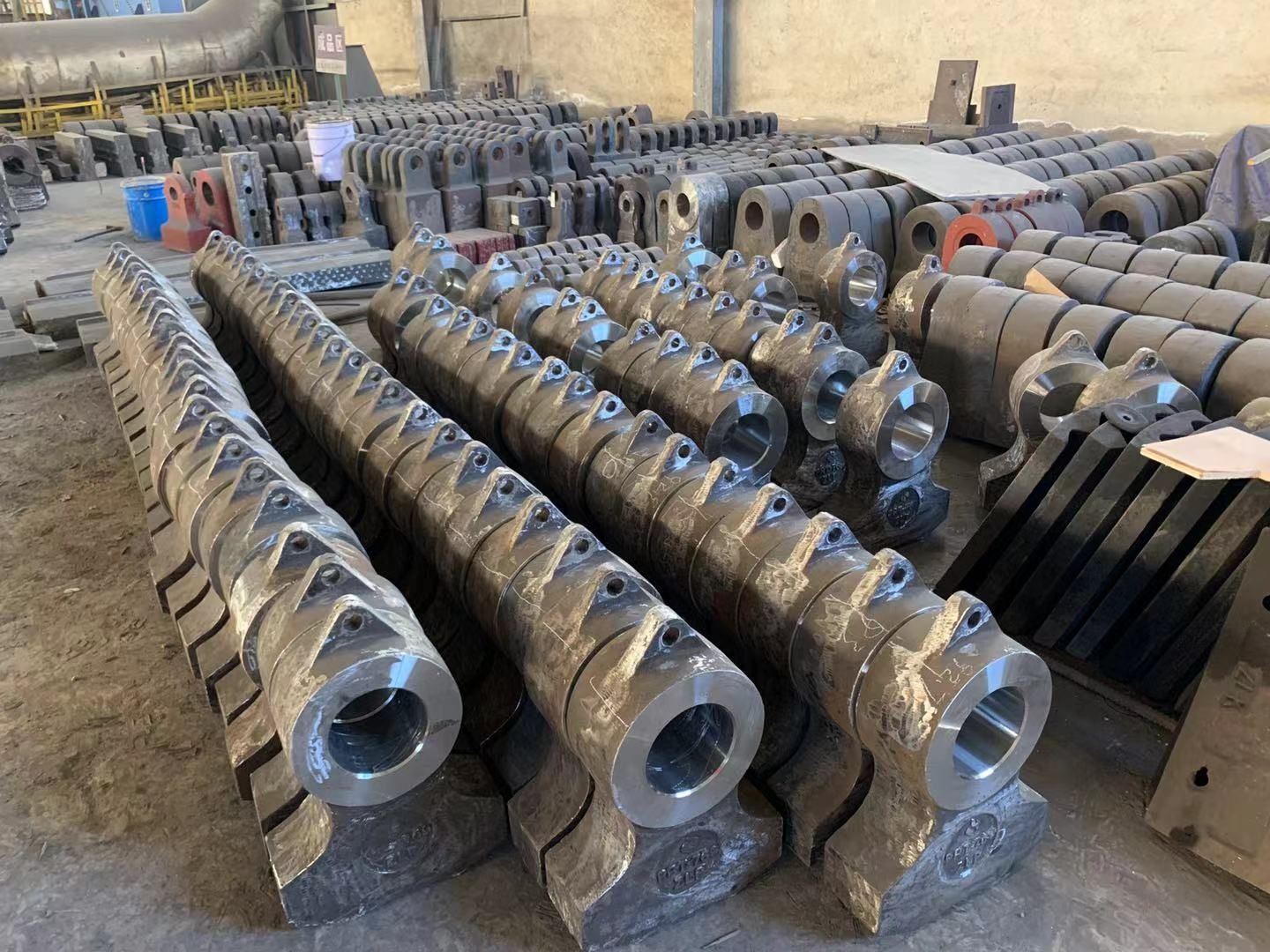 High Manganese Steel Casting Hammer Crusher Spare Parts