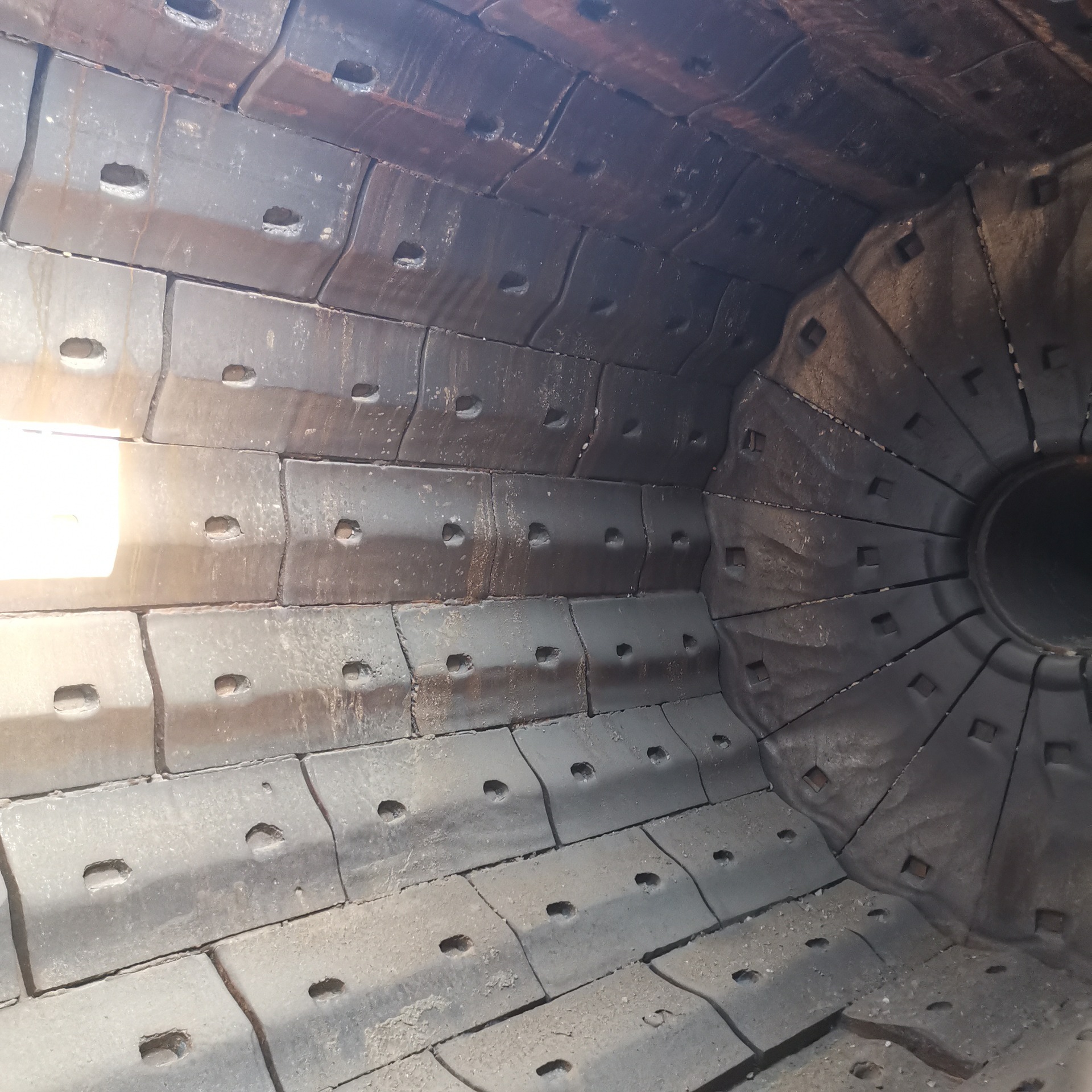 Lining Plates High Chromium High Manganese Cast Iron Spare Parts for Ball Mill Crusher
